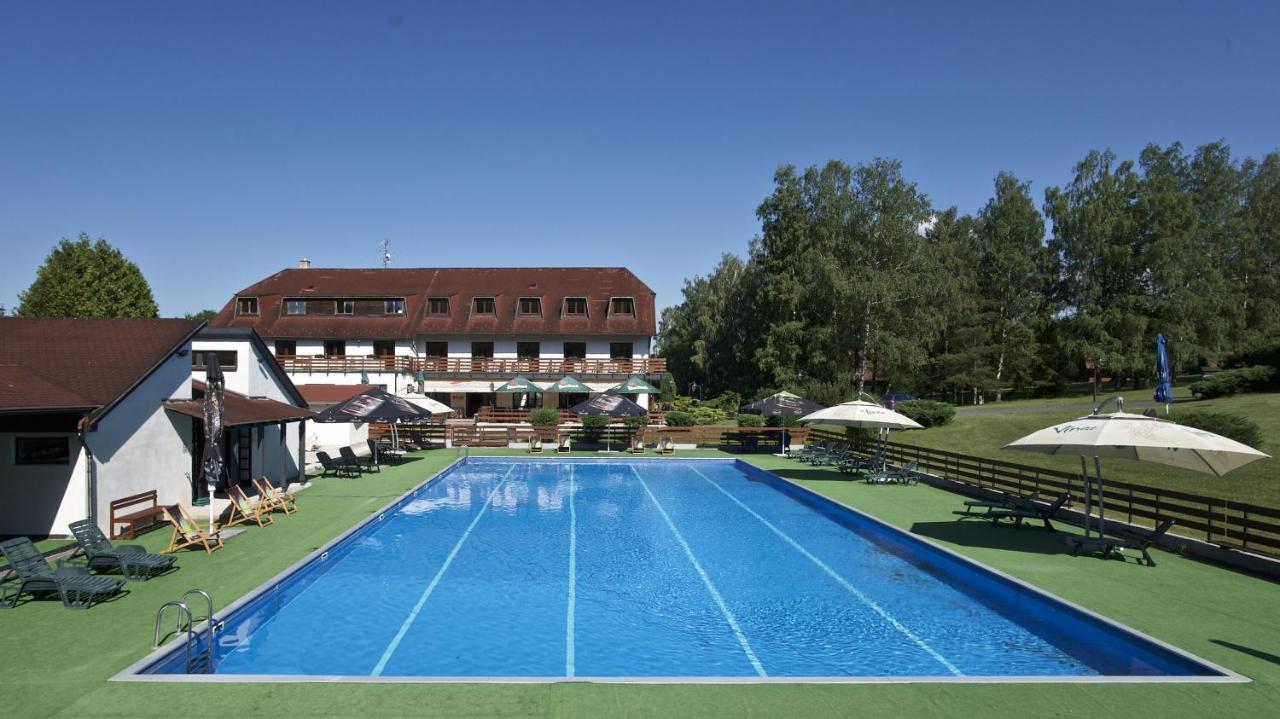 Sporthotel Kacov Bagian luar foto