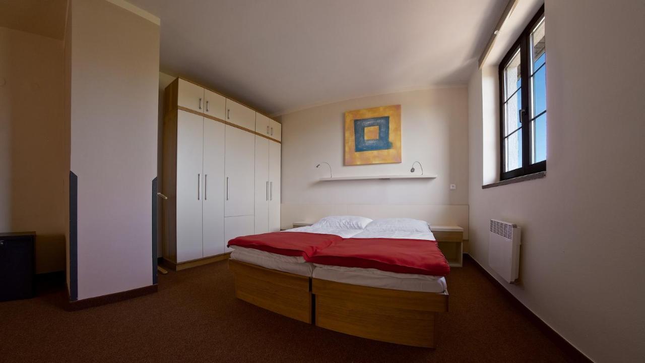 Sporthotel Kacov Bagian luar foto